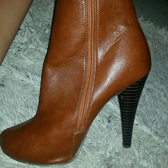 Designer shoes - Picture 2 of 3